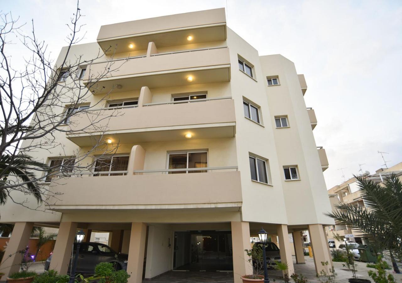 Elysso Apartments Lárnaca Exterior foto